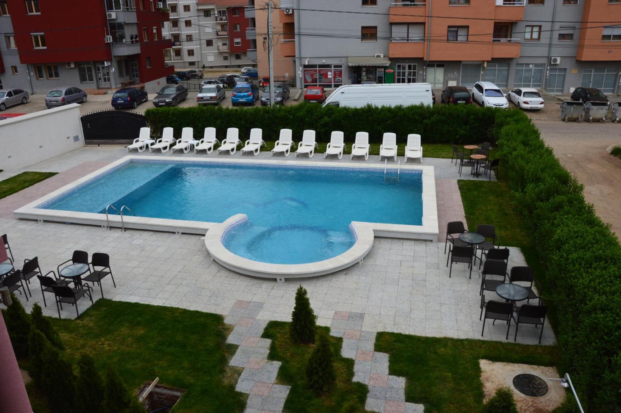Poseidon Apartment Nis Bagian luar foto