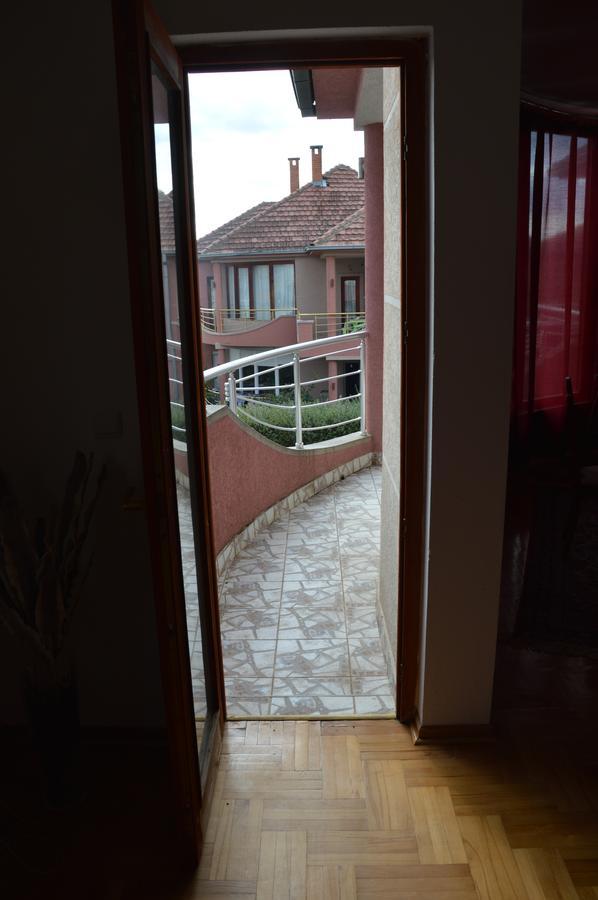 Poseidon Apartment Nis Bagian luar foto